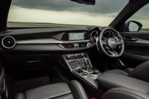 Alfa Romeo Stelvio Veloce 2020 года  (UK)